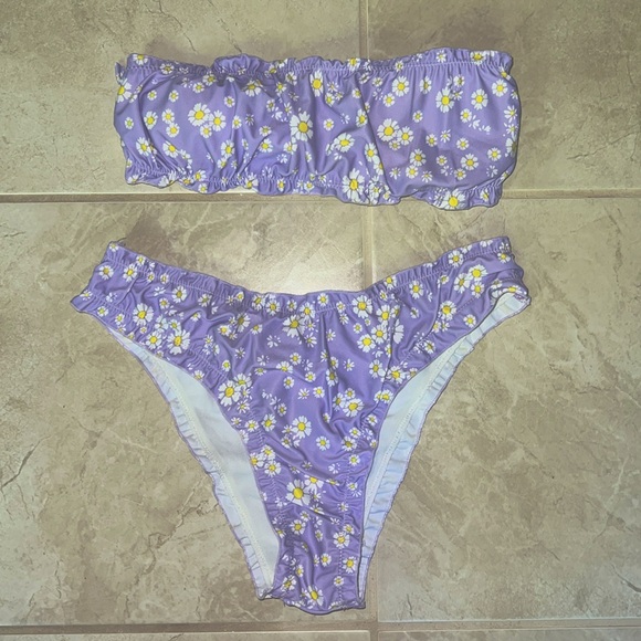 ZAFUL Size 4 (SMALL) Daisy Bikini - Picture 2 of 3